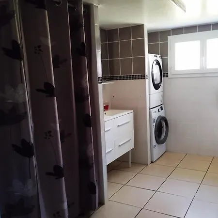 Séjour chez l'habitant Spacieuse Agreable Fonctionnelle Avec Acces Au Wifi Lesparre-Médoc