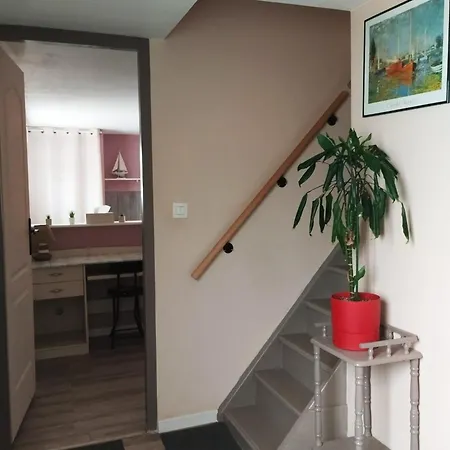 Quarto em Acomodações Particulares Spacieuse Agreable Fonctionnelle Avec Acces Au Wifi Lesparre-Médoc