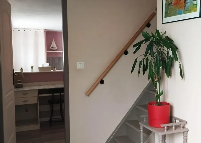 منزل للإقامة Spacieuse Agreable Fonctionnelle Avec Acces Au Wifi Lesparre-Médoc